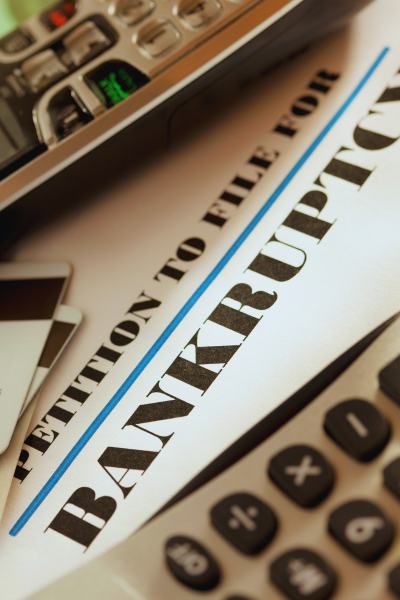 Public-record workflow illustration for bankruptcy, lien, and judgment review.